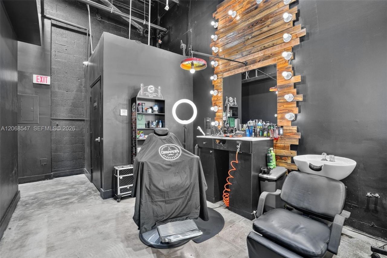 Exceptional Opportunity To Own A Barber Shop In Th, Kendall, FL 33196 Photo