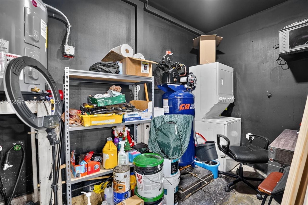 Exceptional Opportunity To Own A Barber Shop In Th, Kendall, FL 33196 Photo