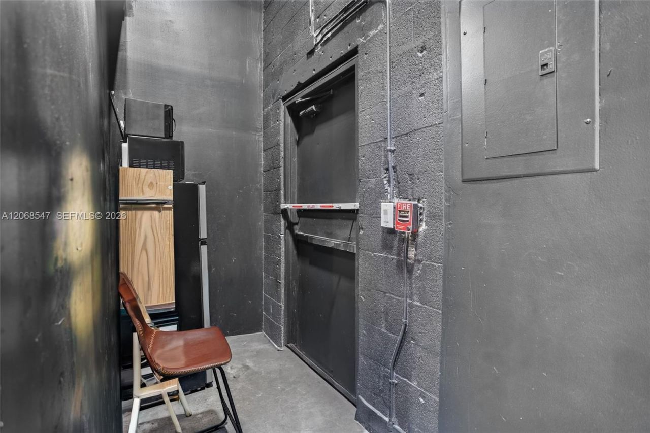 Exceptional Opportunity To Own A Barber Shop In Th, Kendall, FL 33196 Photo