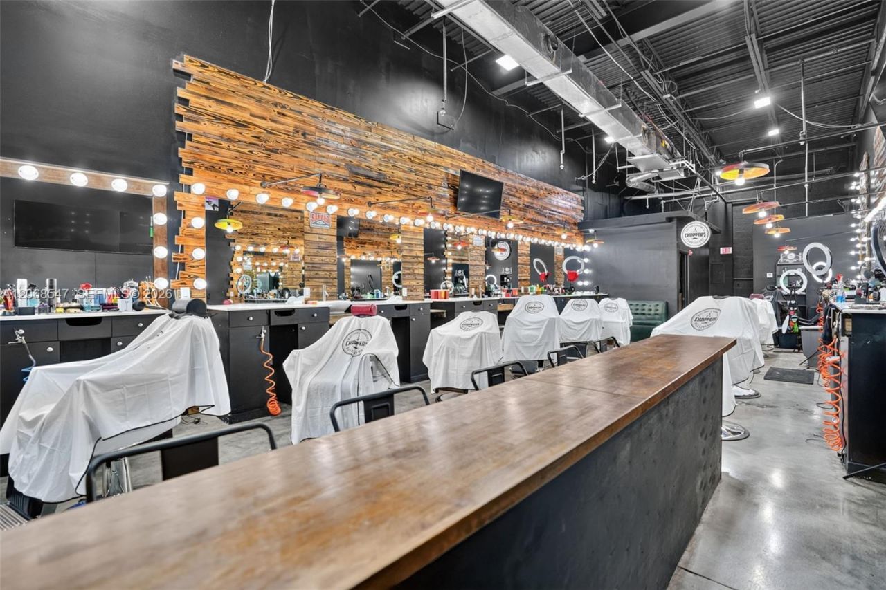 Exceptional Opportunity To Own A Barber Shop In Th, Kendall, FL 33196 Photo