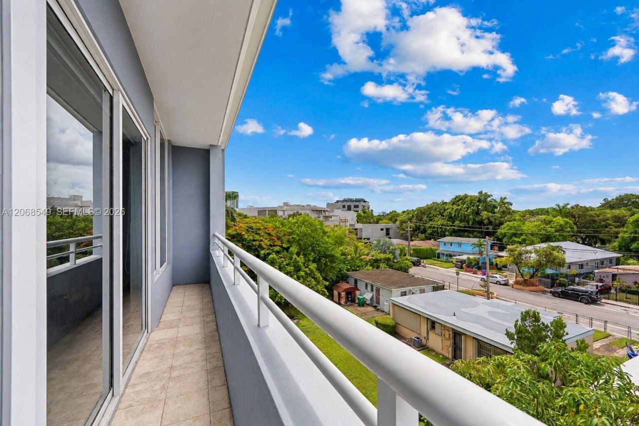 3250 Grand Ave, Unit 406, Miami, FL 33133 Photo