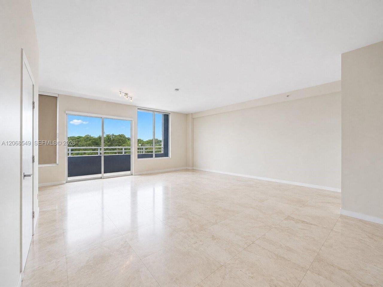 3250 Grand Ave, Unit 406, Miami, FL 33133 Photo