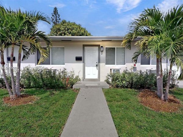 891 SW 5th St , Unit 2, Miami, FL 33130