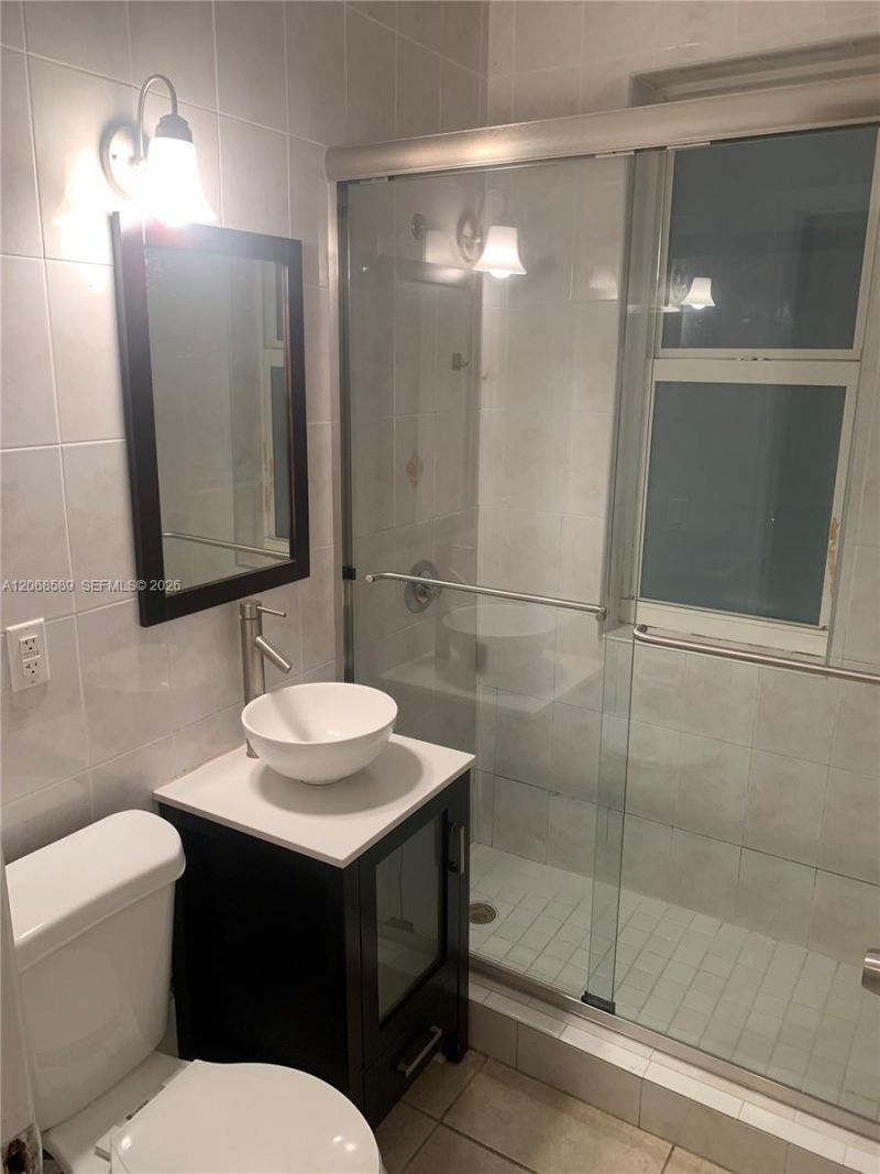 712 SW 56 Av , Unit 8B, Coral Gables, FL 33134 Photo