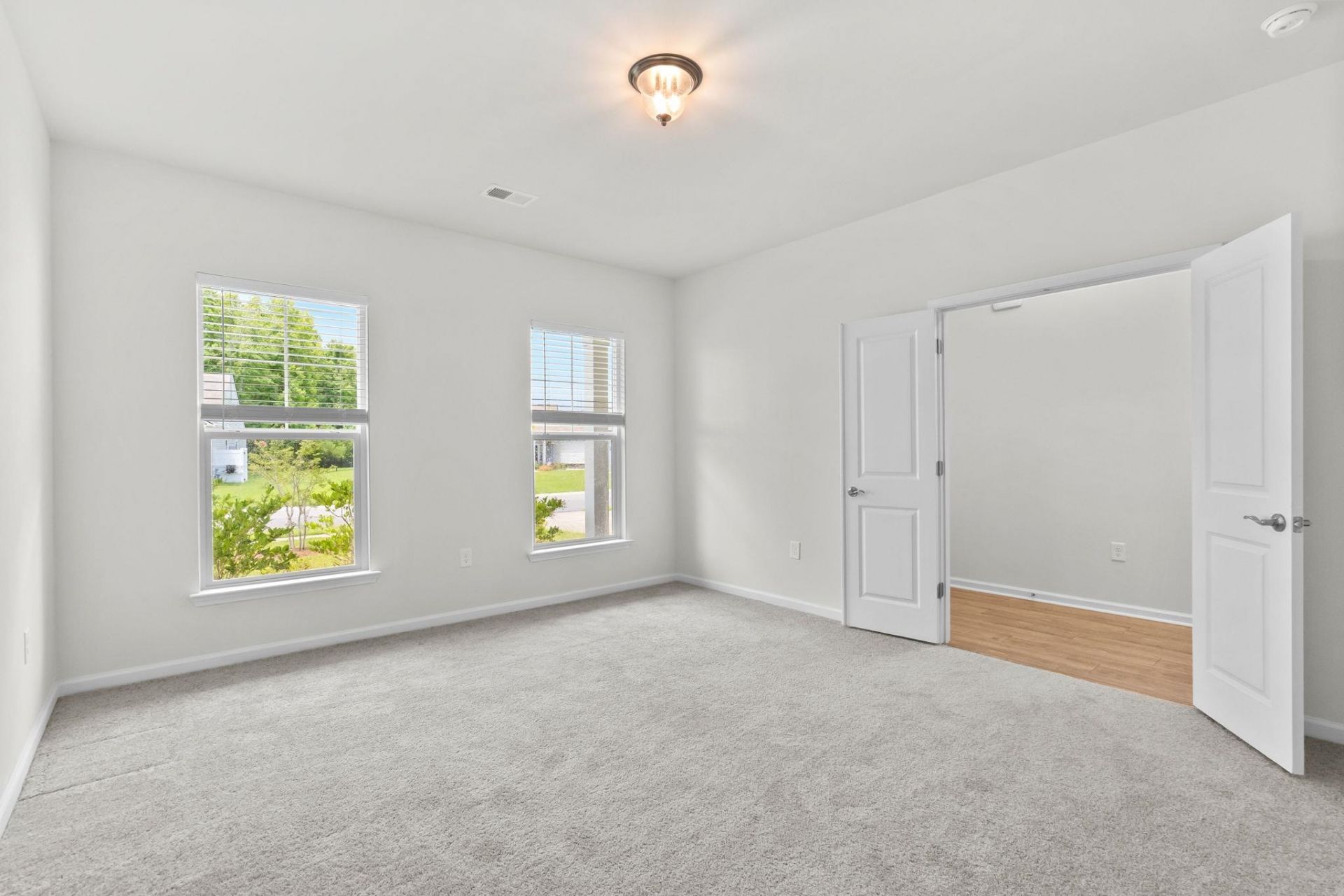 2878 Ellesmere Circle Photo 36