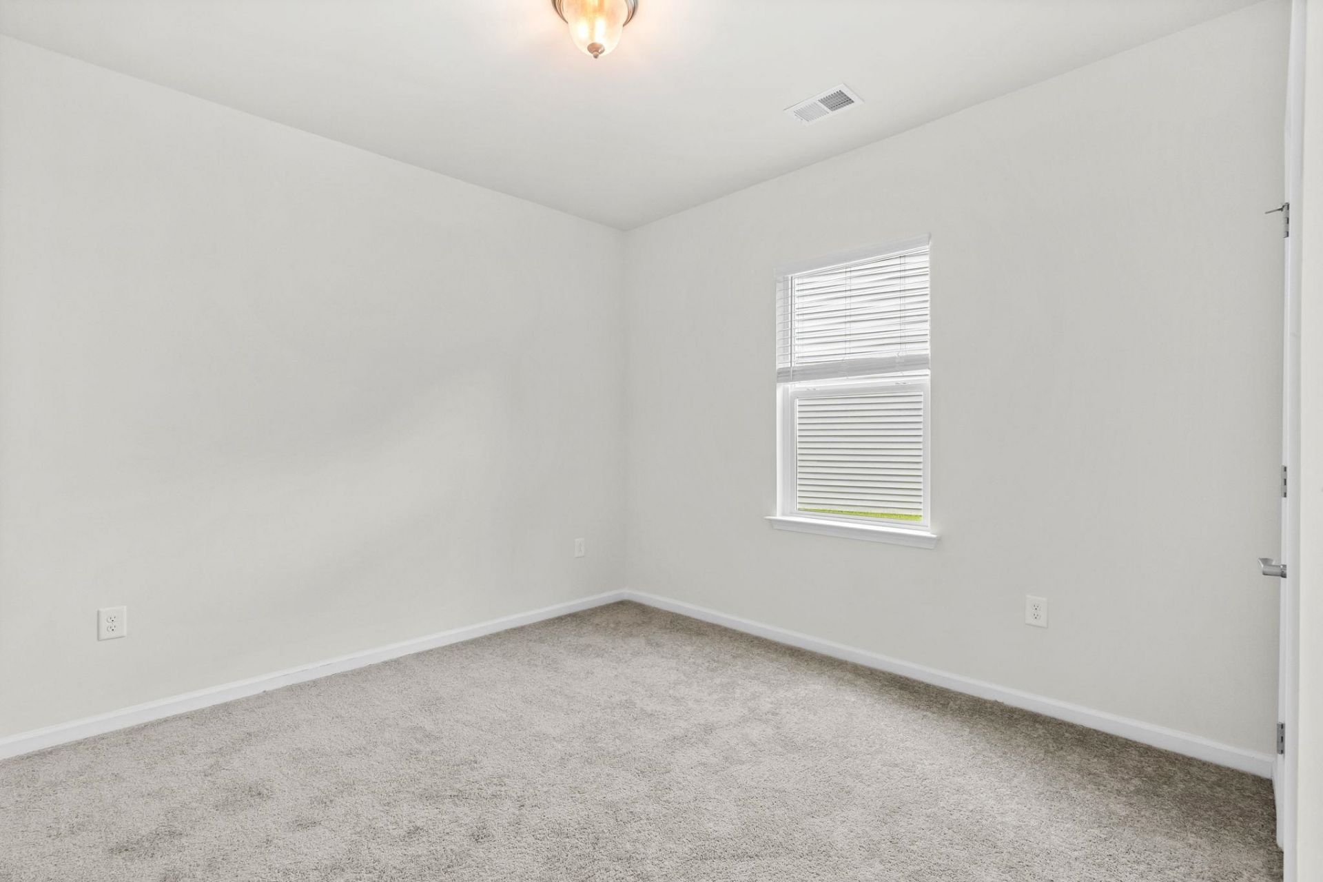 2878 Ellesmere Circle Photo 41