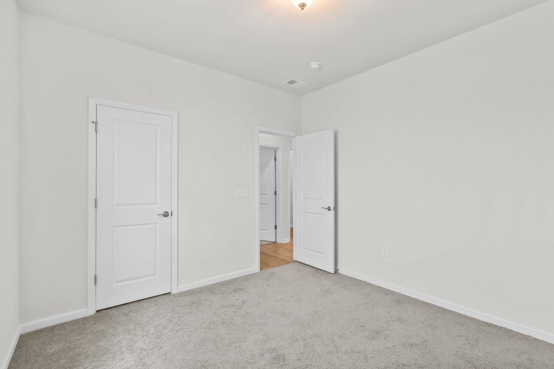 2878 Ellesmere Circle Photo 42