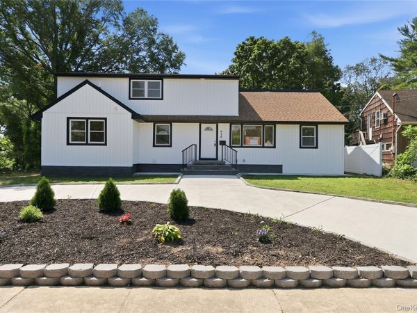 930 Park Drive, Wantagh, NY 11793