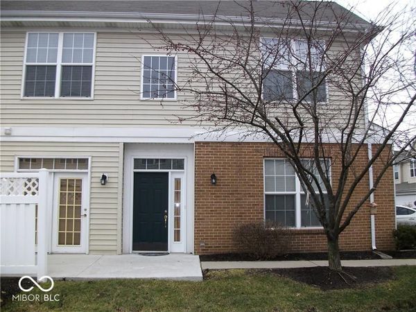 2215 Colfax Lane, Indianapolis, IN 46260