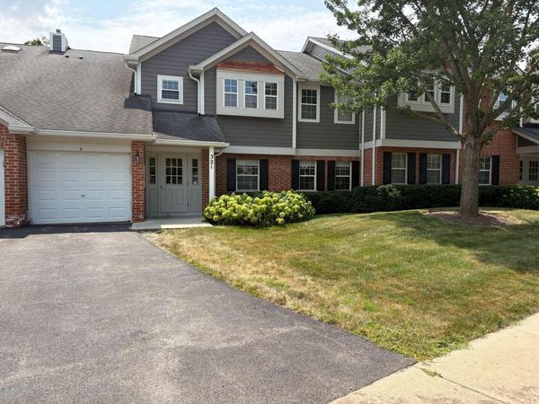 321 Charlotte Court , Unit 3, Schaumburg, IL 60193