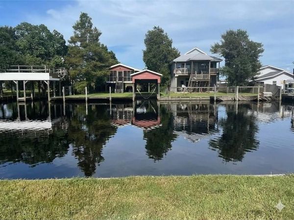 LAKE Road , Lacombe, LA 70445
