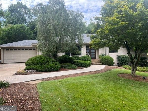 1043 Robin Lane NE, Atlanta, GA 30306