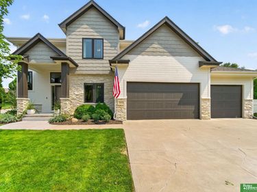 3805 S 194th Street, Omaha, NE 68130