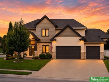 3805 S 194th Street, Omaha, NE 68130