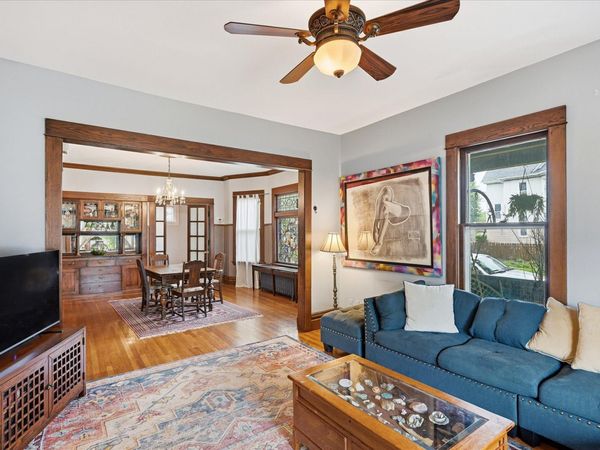 923 Iglehart Avenue, Saint Paul, MN 55104