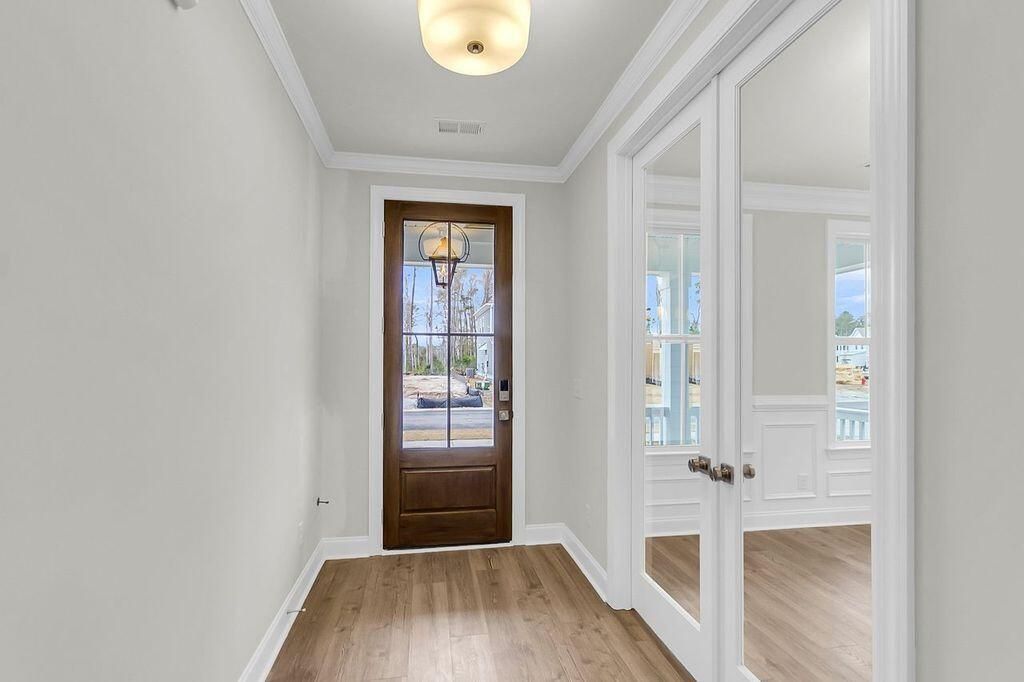 1025 Tributary Boulevard Photo 5