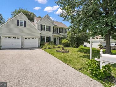 8 SWEET BRIAR ROAD, COATESVILLE, PA 19320