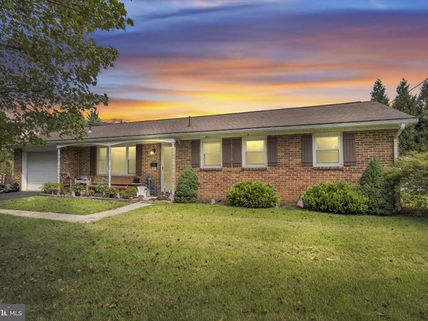 301 CATHERINE STREET, GREENCASTLE, PA 17225