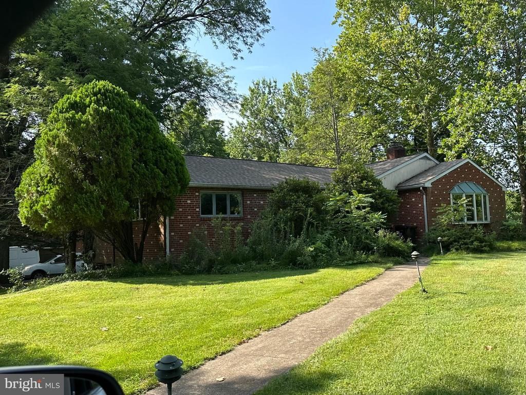 1560 PENLLYN BLUE BELL PIKE , BLUE BELL, PA 19422
