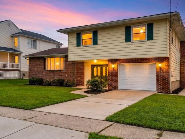 420 OAKLAND AVENUE, BELLMAWR, NJ 08031