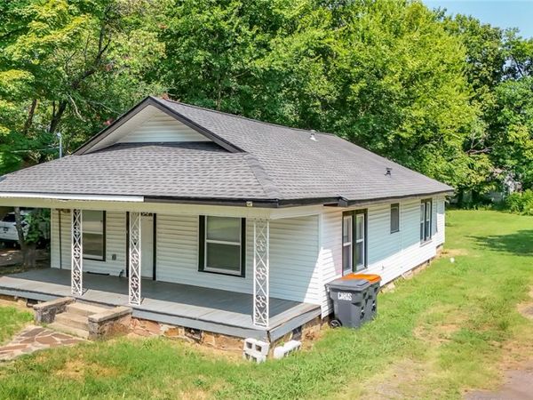 900 N Detroit Avenue , Russellville, AR 72801