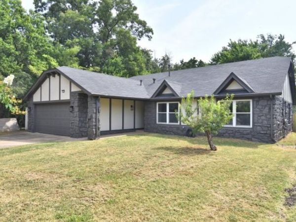 5211 S 32nd West Place , Tulsa, OK 74107