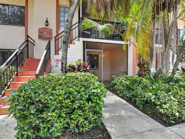 359 Lakeview Dr , Unit 102, Weston, FL 33326
