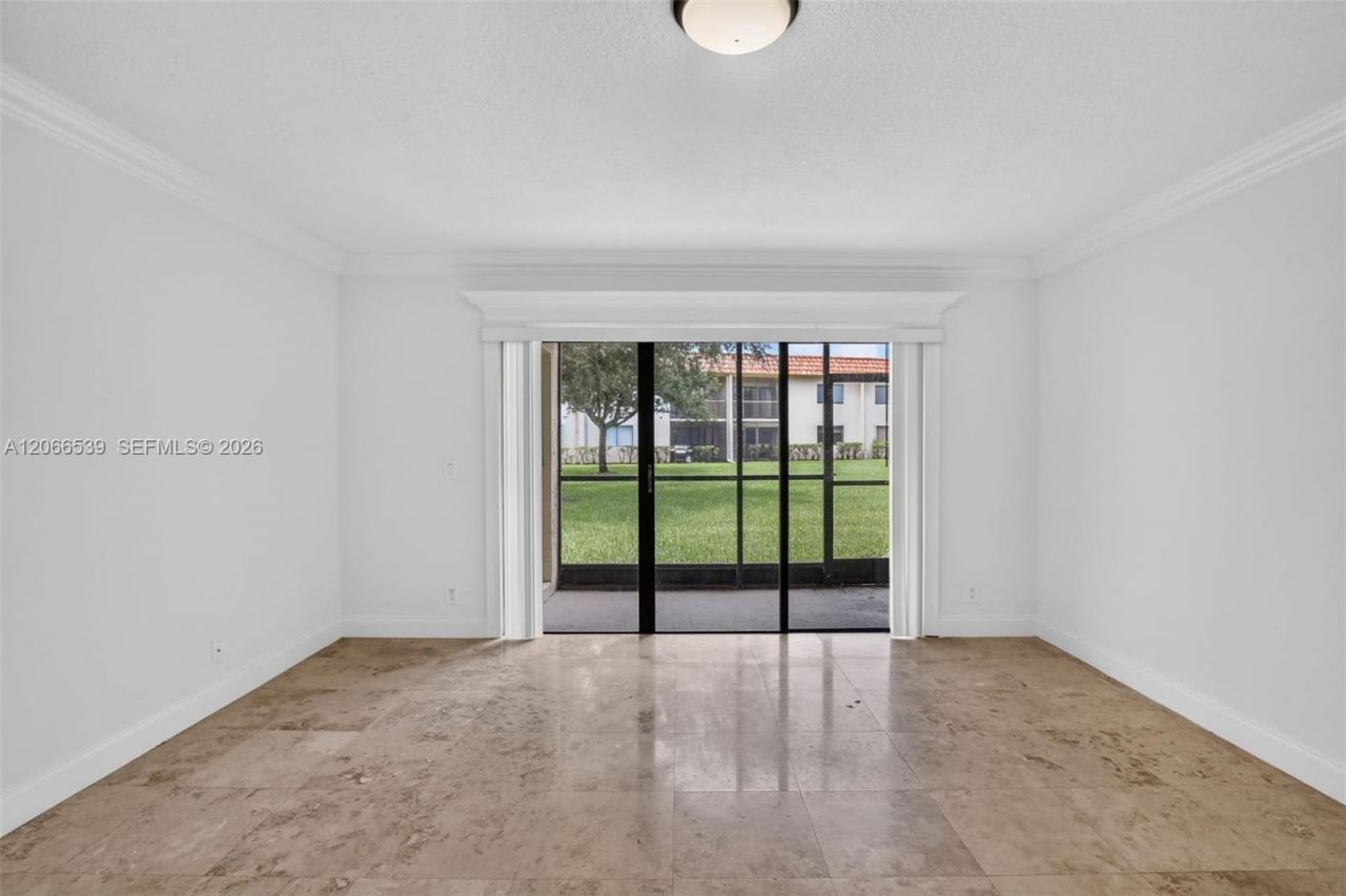 359 Lakeview Dr, Unit 102, Weston, FL 33326 Photo