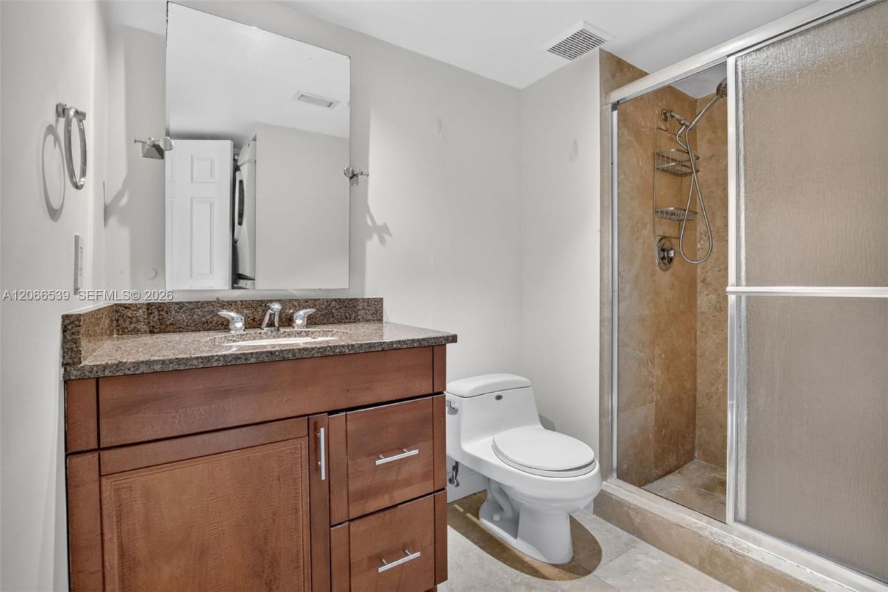 359 Lakeview Dr, Unit 102, Weston, FL 33326 Photo