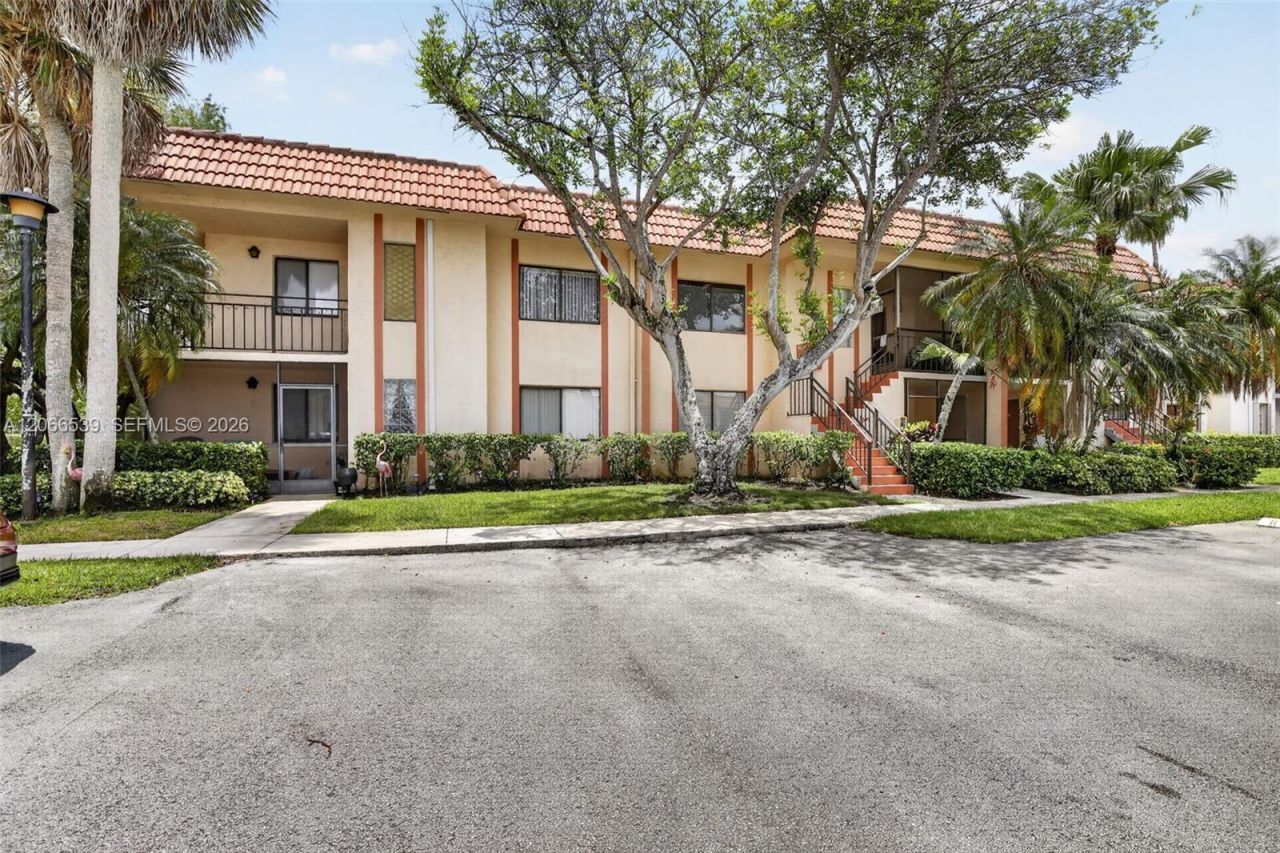 359 Lakeview Dr, Unit 102, Weston, FL 33326 Photo