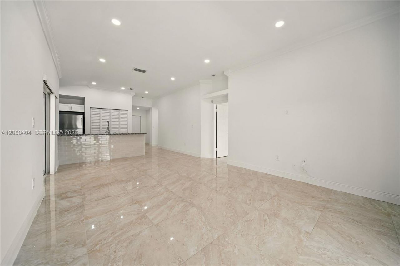5202 NW 187th St , Miami Gardens, FL 33055 Photo