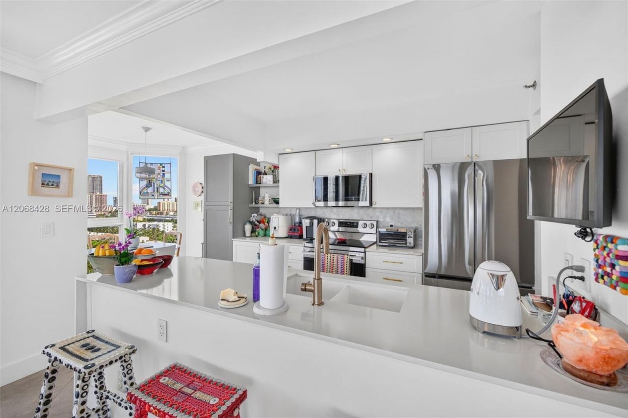 1000 Island Blvd , Unit 1204, Aventura, FL 33160 Photo