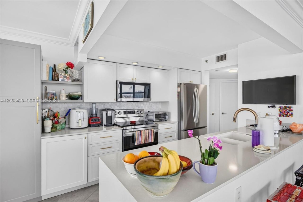 1000 Island Blvd , Unit 1204, Aventura, FL 33160 Photo