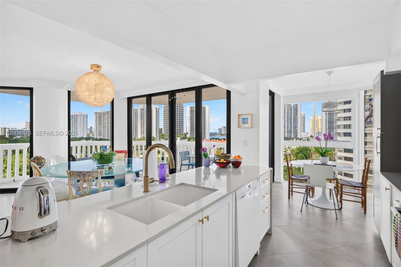 1000 Island Blvd , Unit 1204, Aventura, FL 33160 Photo