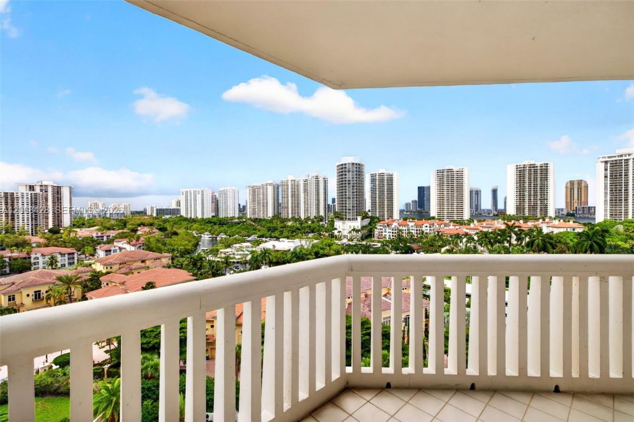 1000 Island Blvd , Unit 1204, Aventura, FL 33160 Photo