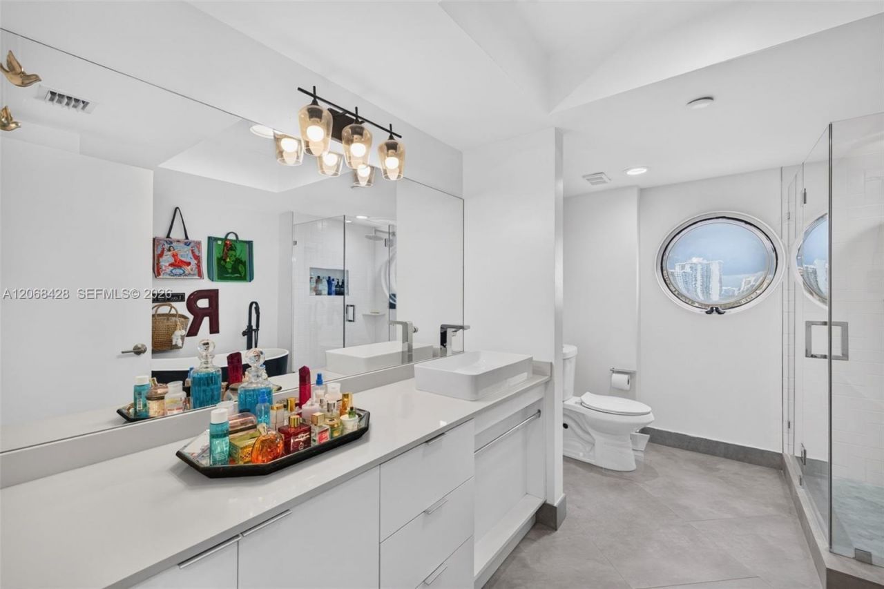1000 Island Blvd , Unit 1204, Aventura, FL 33160 Photo