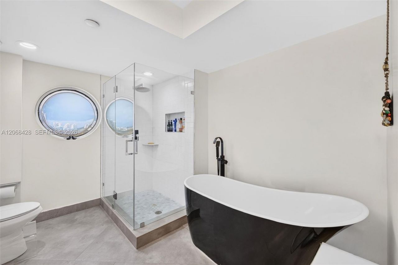 1000 Island Blvd , Unit 1204, Aventura, FL 33160 Photo