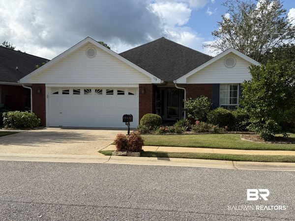 123 Cypress Ln, Fairhope, AL 36532
