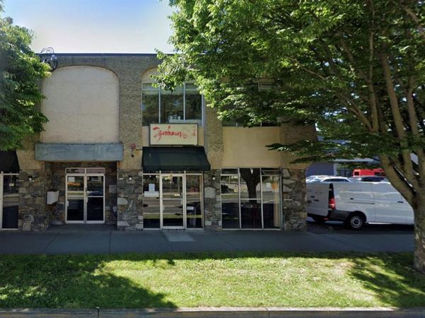 853 Caledonia Ave , Victoria, BC V8T 1E6