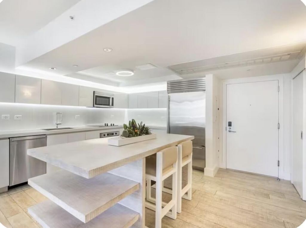 102 24th Street, Unit 1512, Miami Beach, FL 33139 Photo