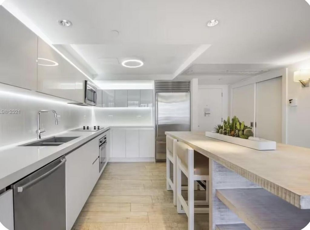 102 24th Street, Unit 1512, Miami Beach, FL 33139 Photo