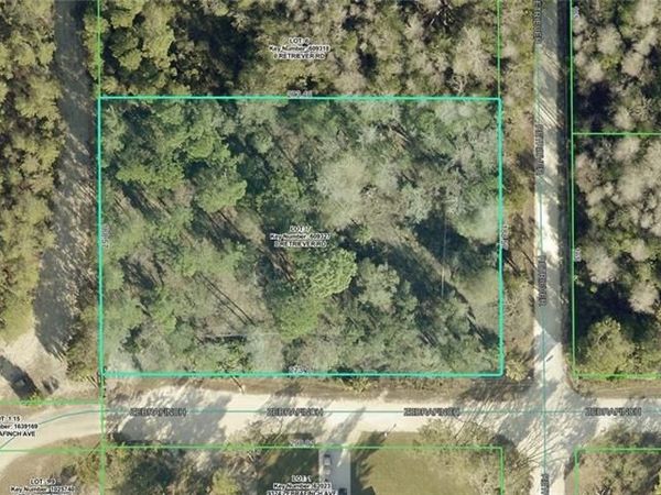 18429 Retriever RD , WEEKI WACHEE, FL 34614