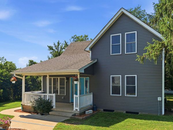 2537 Q Avenue, Clutier, IA 52217