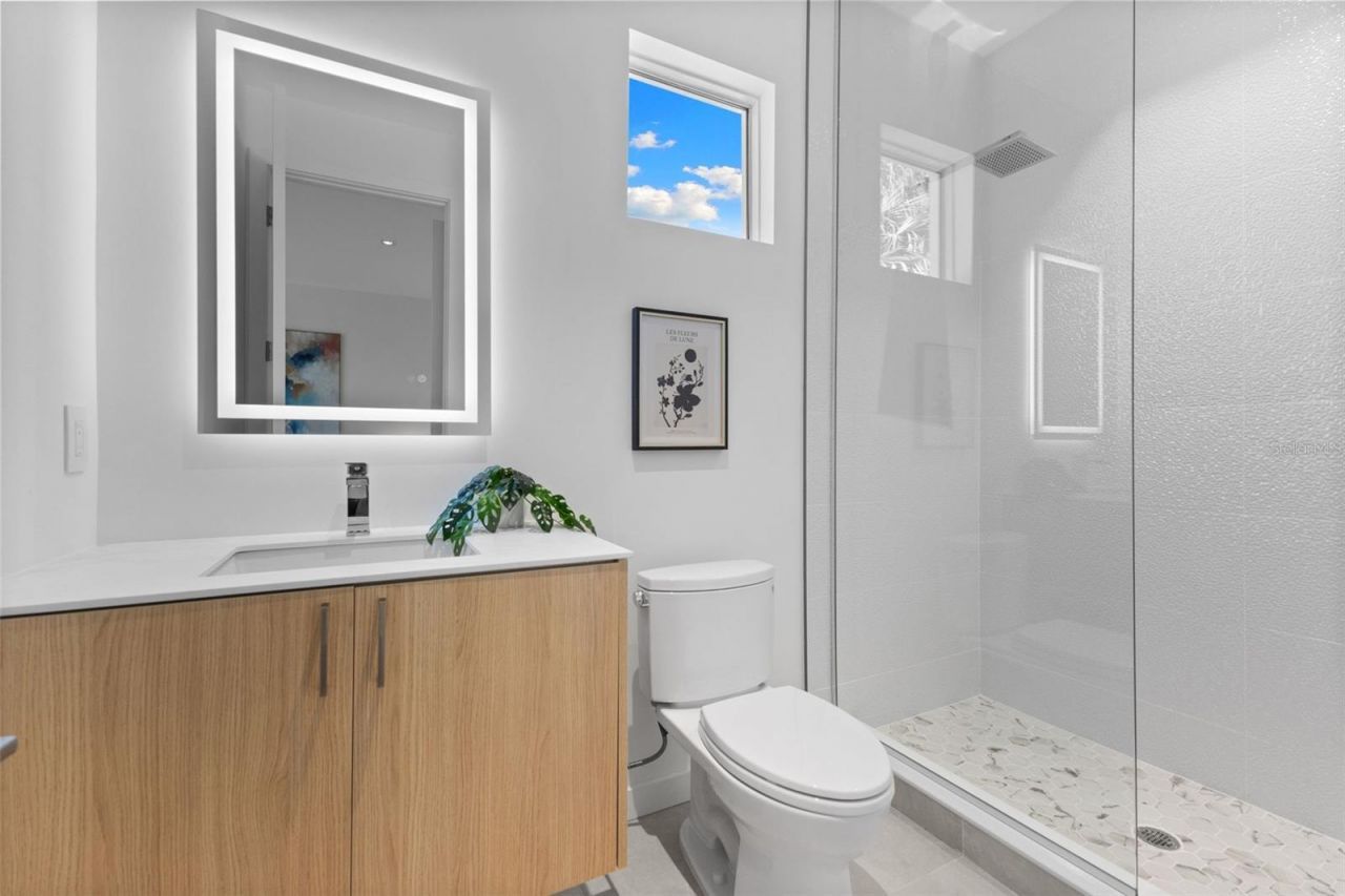 668 Newton Avenue S, Saint Petersburg, FL 33701 Photo