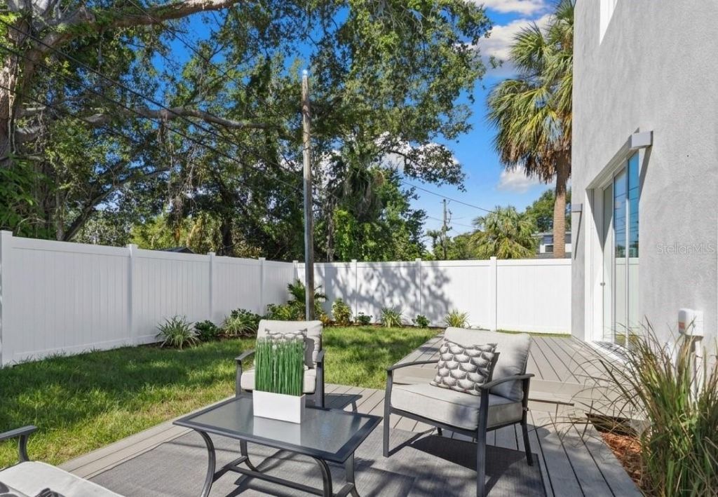 668 Newton Avenue S, Saint Petersburg, FL 33701 Photo