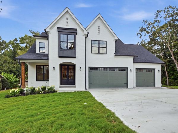 6821 Lakeshore Drive, Chattanooga, TN 37416