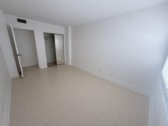 2555 NE 11th Street, Unit 402, Fort Lauderdale, FL 33304 Photo
