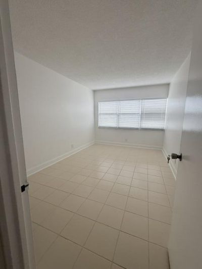 2555 NE 11th Street, Unit 402, Fort Lauderdale, FL 33304 Photo