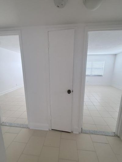 2555 NE 11th Street, Unit 402, Fort Lauderdale, FL 33304 Photo