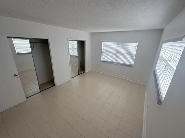 2555 NE 11th Street, Unit 402, Fort Lauderdale, FL 33304 Photo